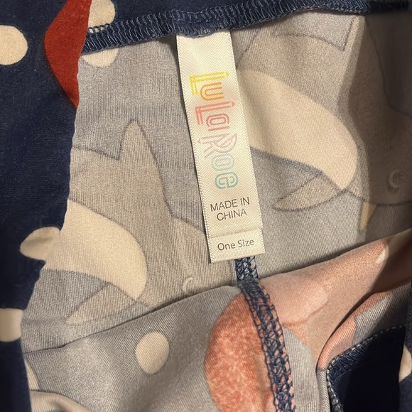 LuLaRoe Penguins Igloo Walrus Polka Dot Leggings Size Onesize - Picture 7 of 8